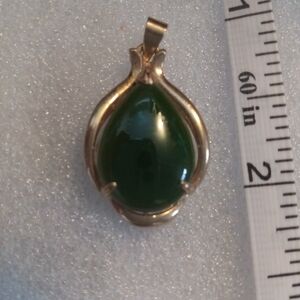Elegant Green Pendant Necklace